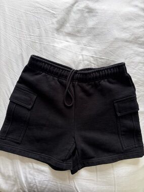 Aritzia TNA cozy boyfriend cargo shorts
